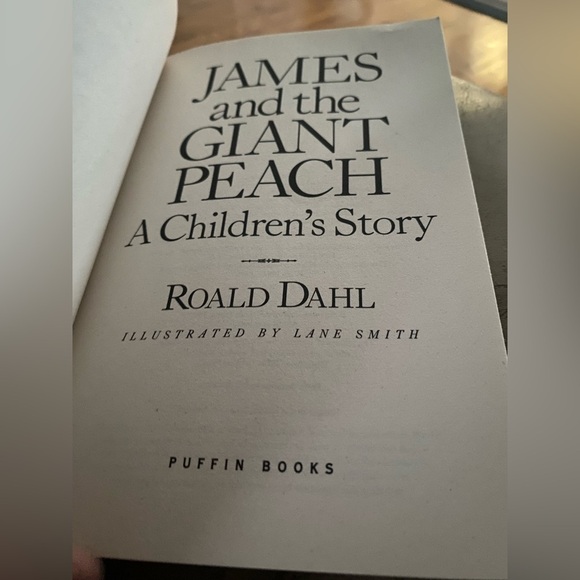 🌟
1996 Roald Dahl James & the GIANT Peach
 children chapter book Paperback - Picture 7 of 14